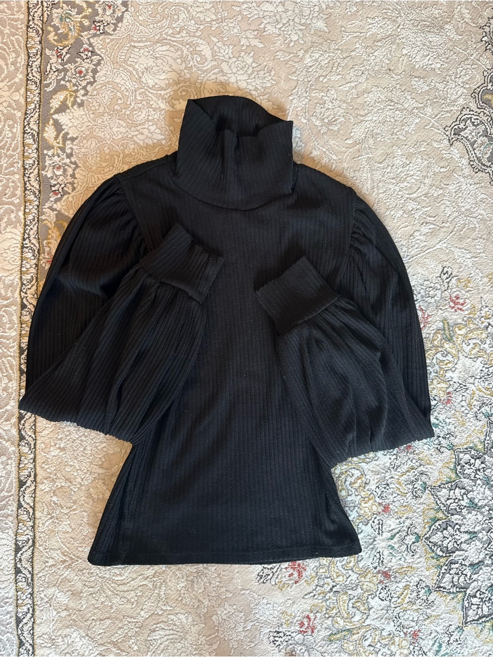 Forever 21 Black Turtleneck Balloon-Sleeve Sweater size medium